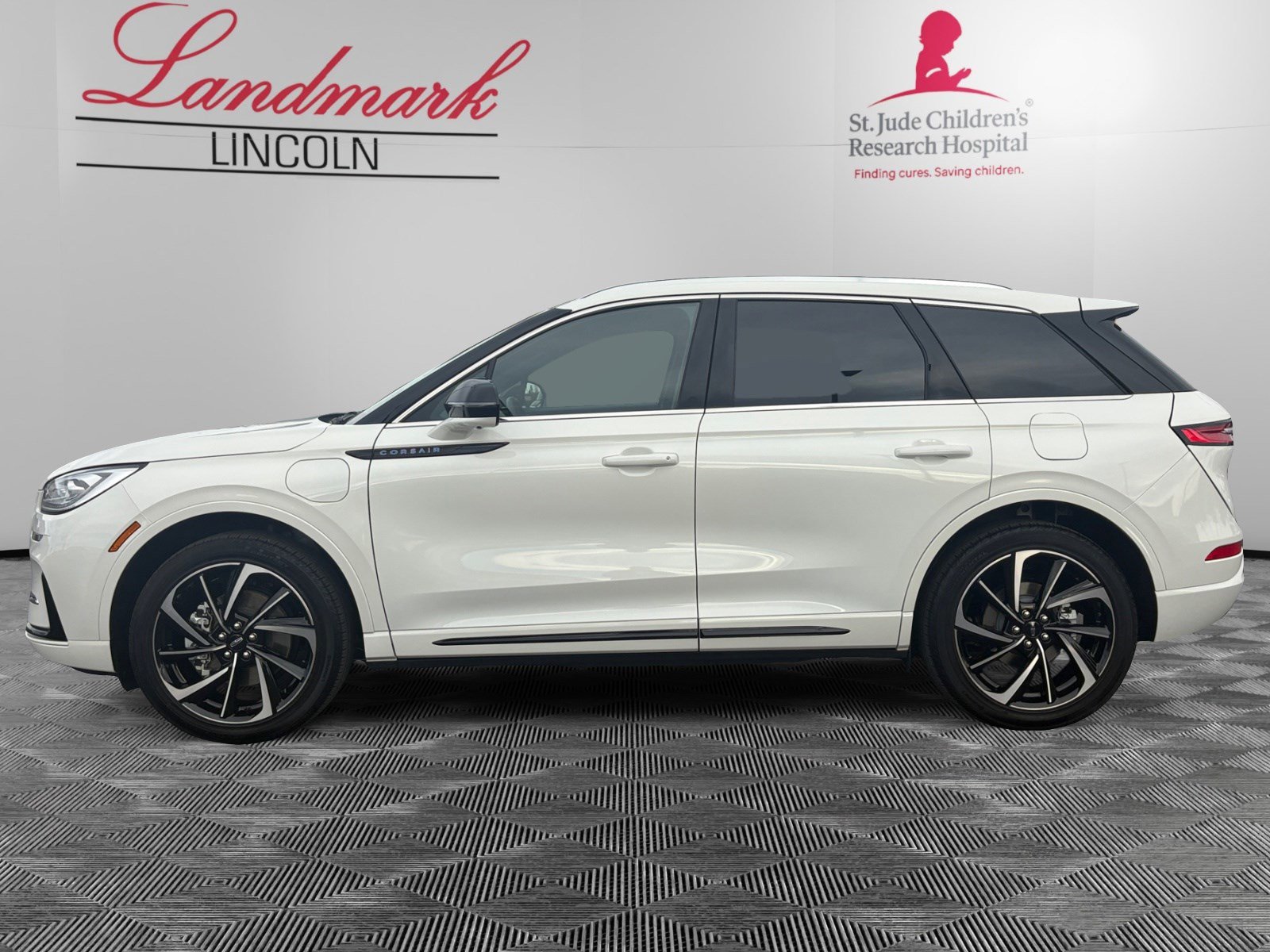 Certified 2024 Lincoln Corsair Grand Touring w/ Equipment Group 301A image 2