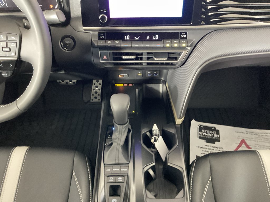 New 2026 Toyota Camry SE FWD image 12