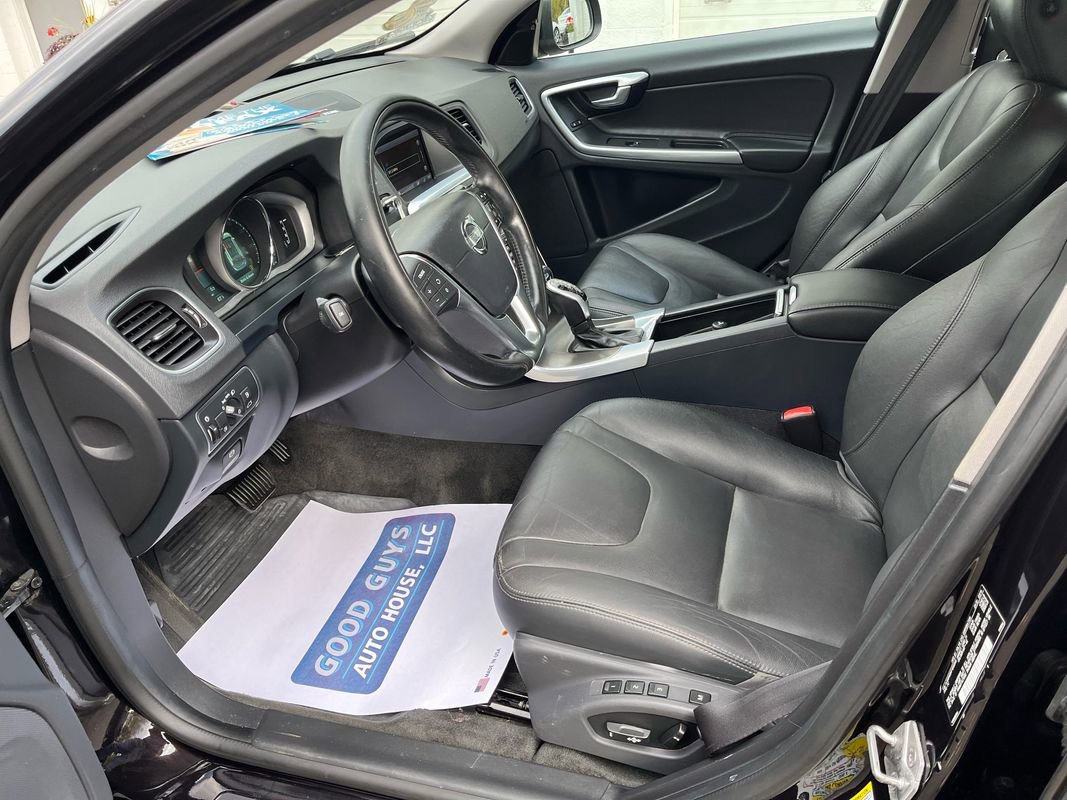Used 2015 Volvo V60 T5 Platinum image 7