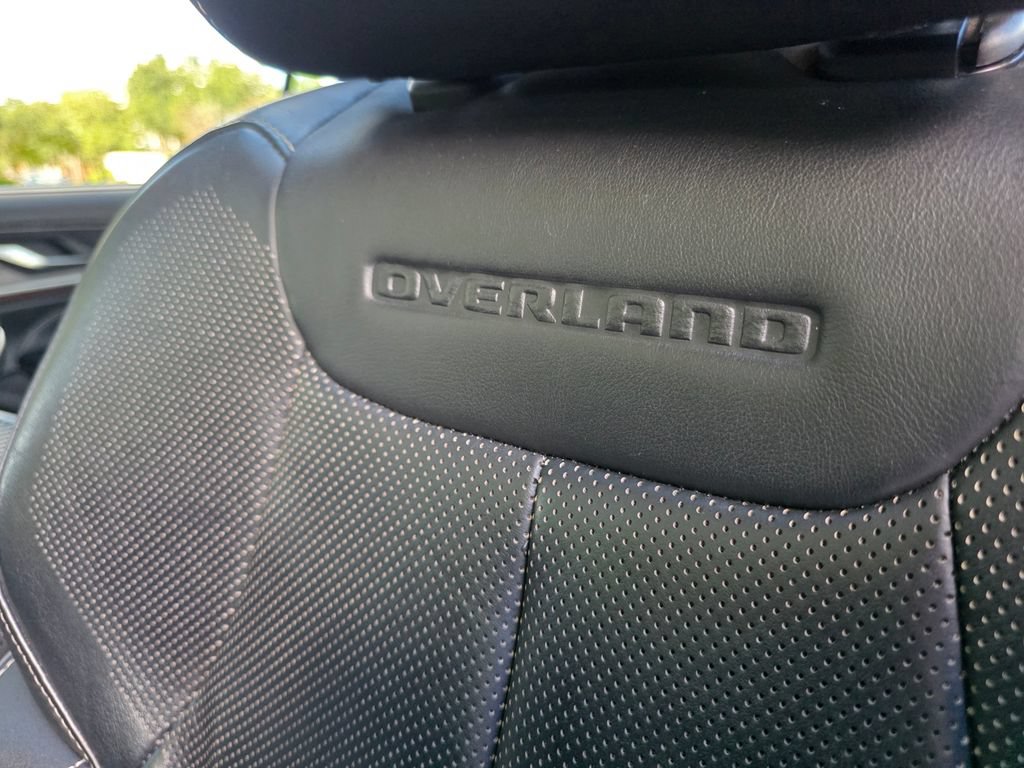 Used 2021 Jeep Grand Cherokee L Overland w/ Luxury Tech Group IV AWD/4WD image 13