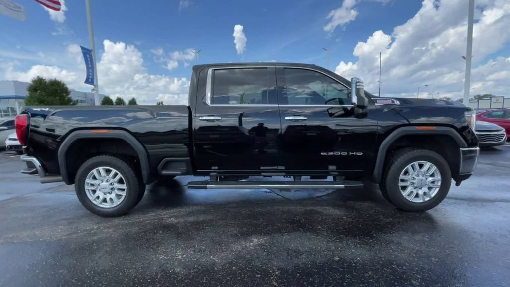 Used 2021 GMC Sierra 2500 SLT w/ SLT Preferred Package AWD/4WD image 9