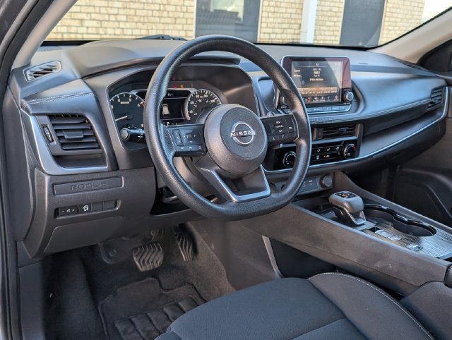 Used 2024 Nissan Rogue S FWD image 4