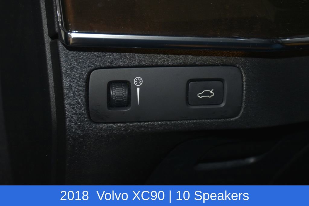 Used 2018 Volvo XC90 T6 Momentum w/ Convenience Package image 9