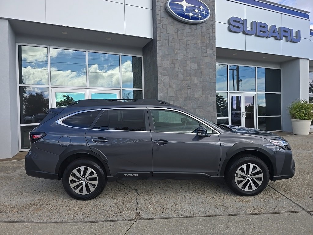 Used 2025 Subaru Outback Premium image 14