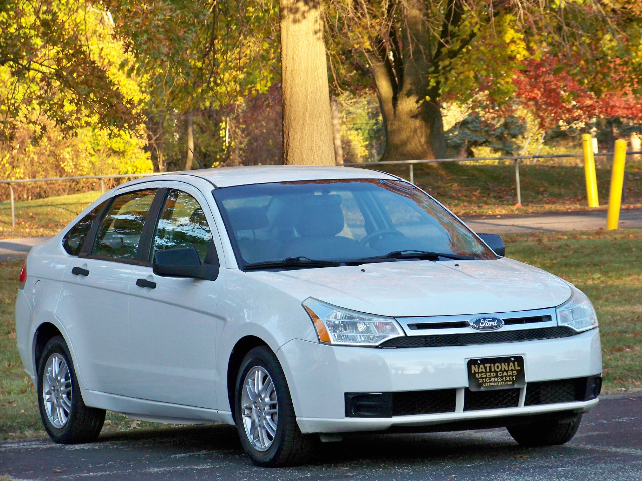 Used 2010 Ford Focus SE image 3