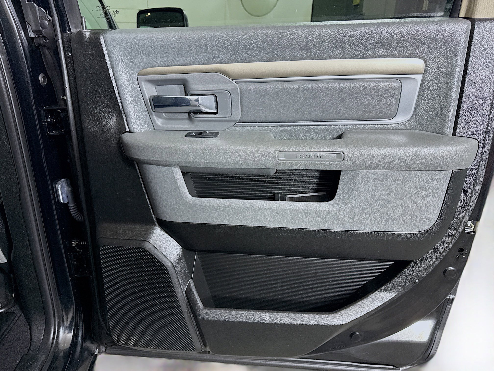 Used 2020 RAM 1500 Classic SLT AWD/4WD image 27