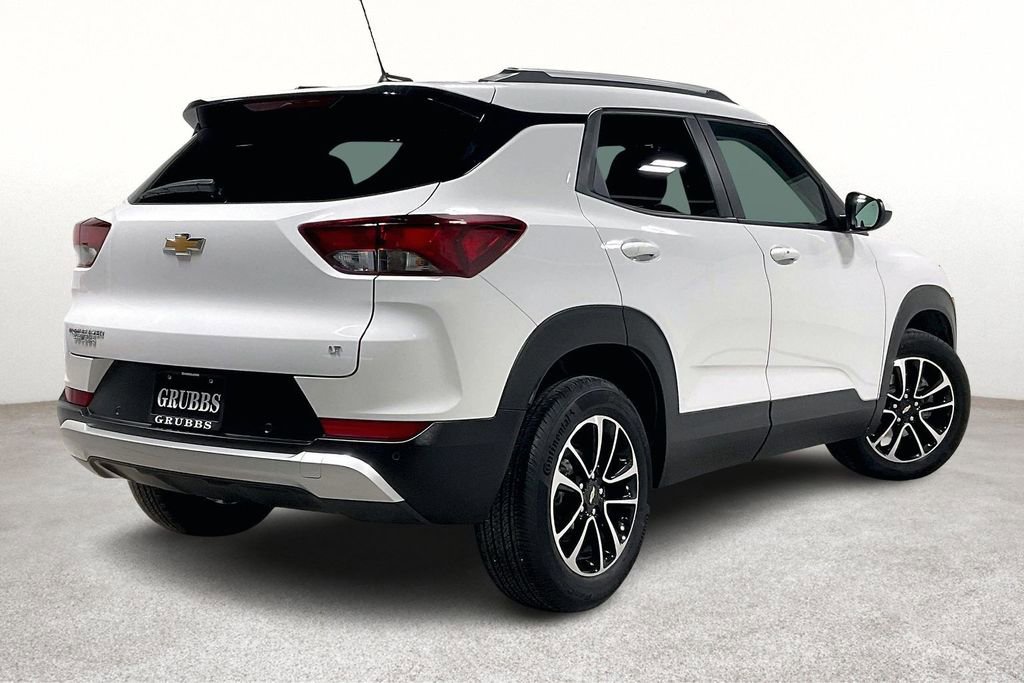 Used 2024 Chevrolet TrailBlazer LT w/ Convenience Package image 2