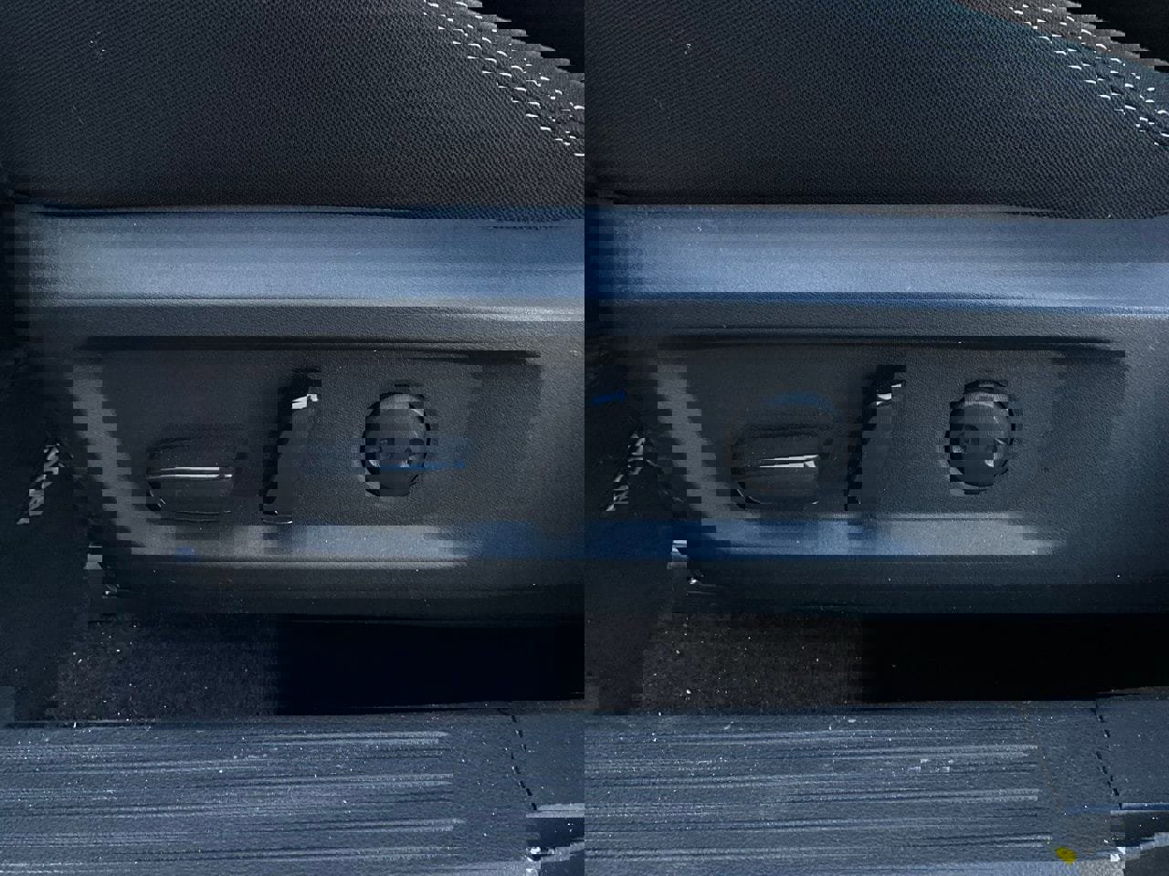 Used 2025 Nissan Rogue SV image 11