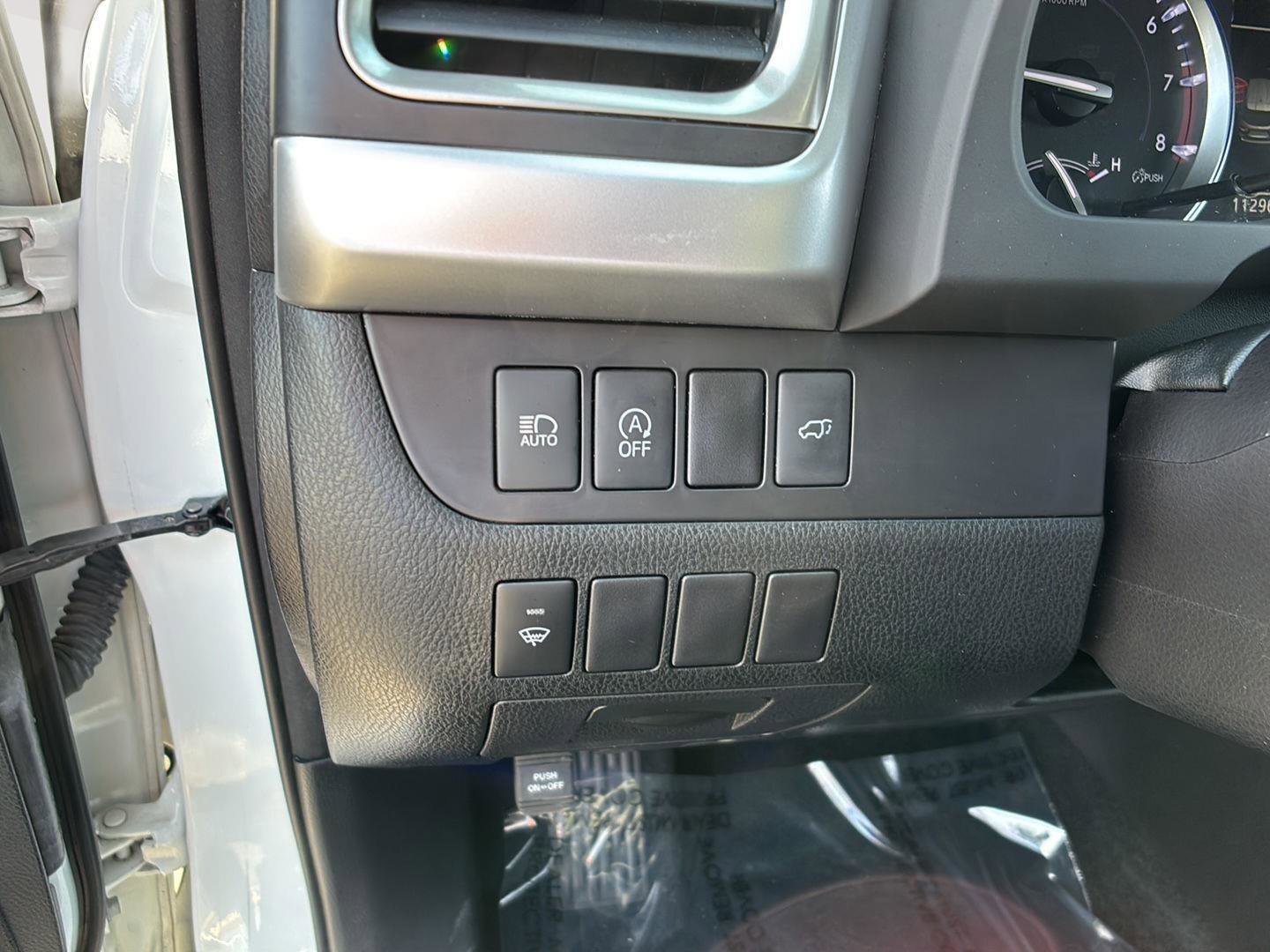 Used 2017 Toyota Highlander XLE image 28