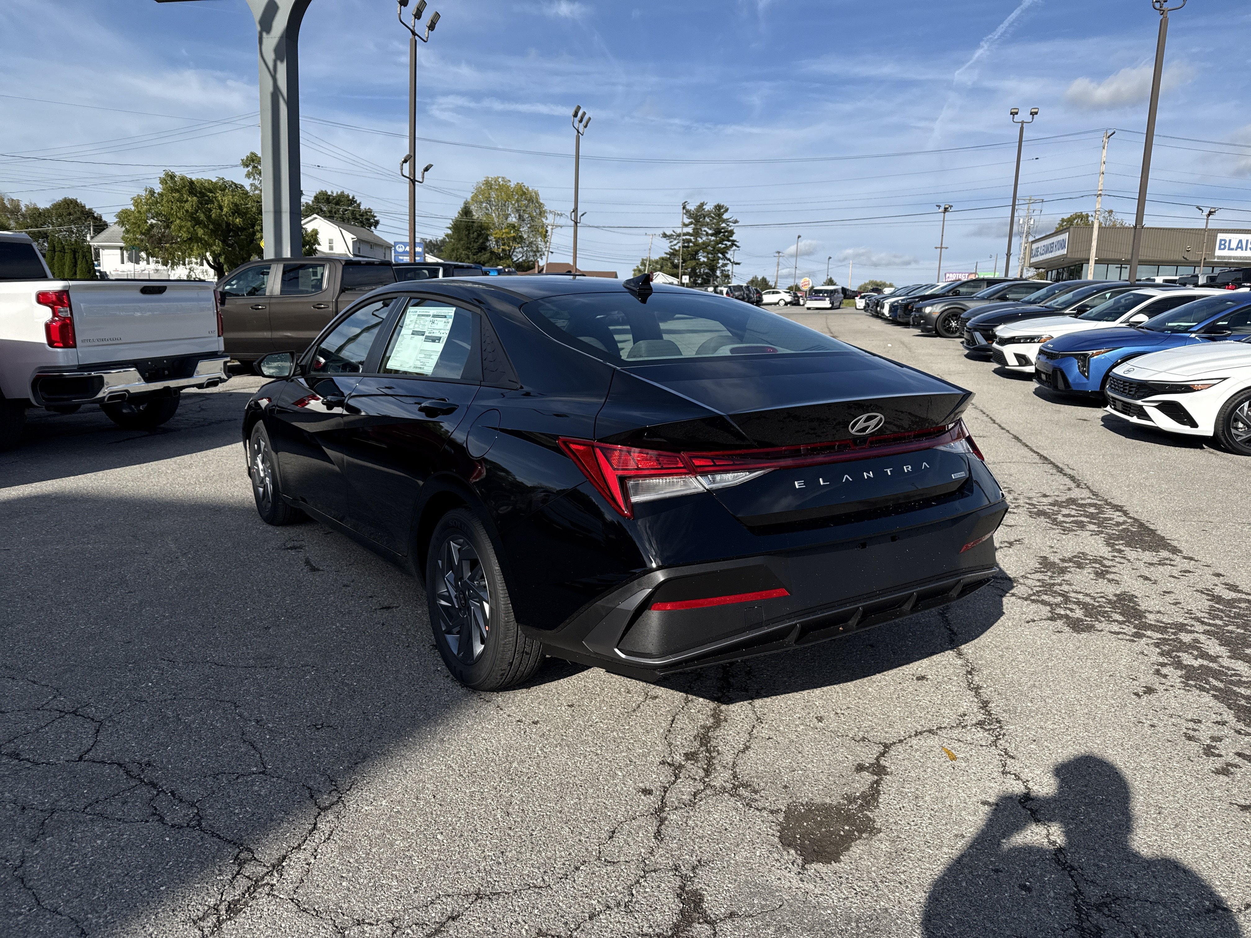 New 2026 Hyundai Elantra Hybrid FWD image 6