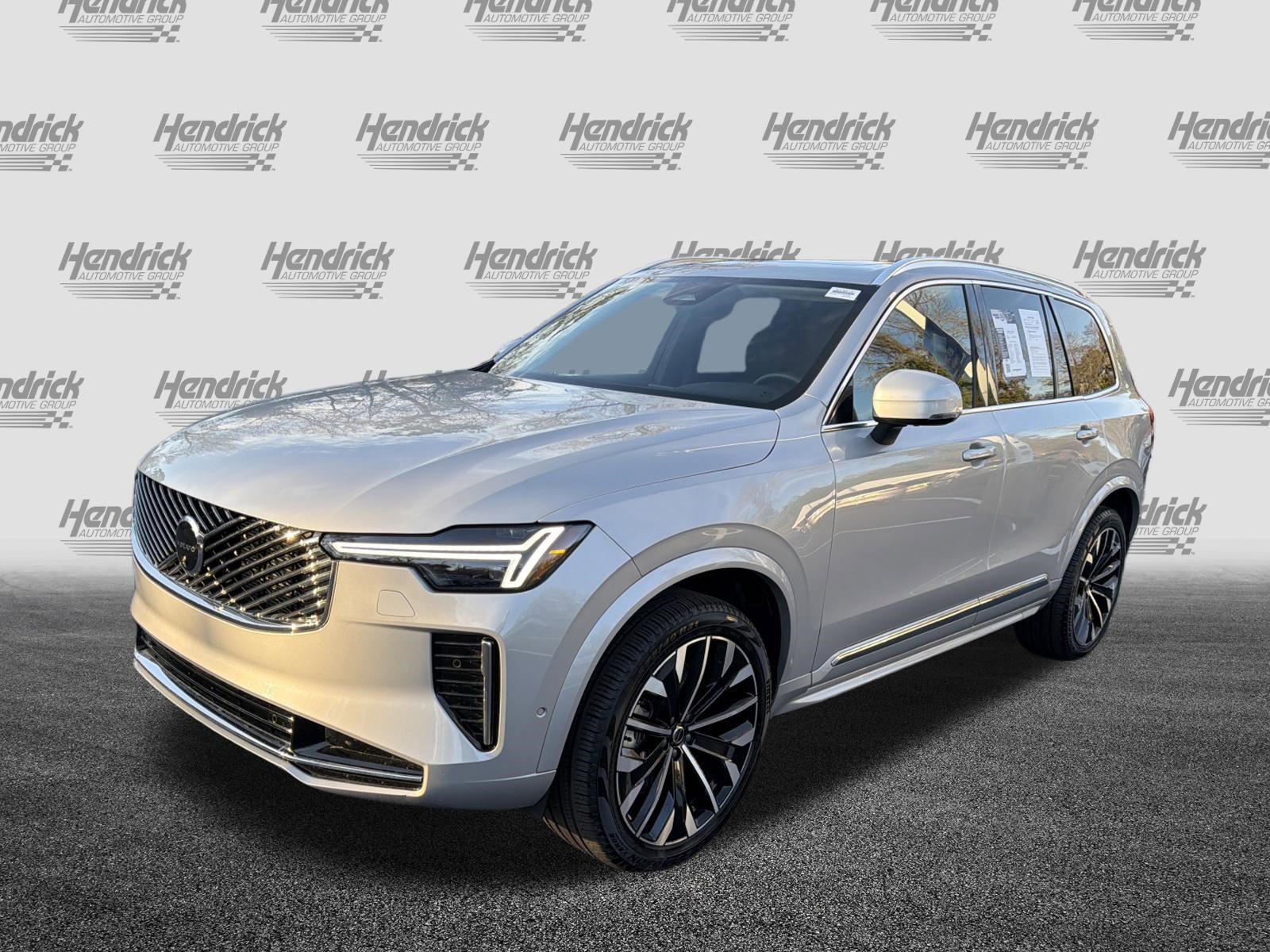 Certified 2025 Volvo XC90 B6 Plus image 5