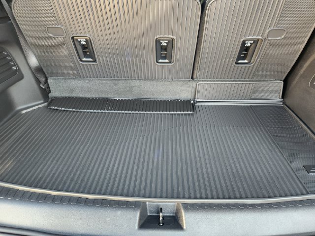 Used 2026 Chevrolet Traverse RS w/ LPO, Floor Liner Package AWD/4WD image 34