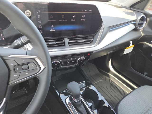 New 2026 Chevrolet Trax LT w/ Driver Confidence Package FWD image 35