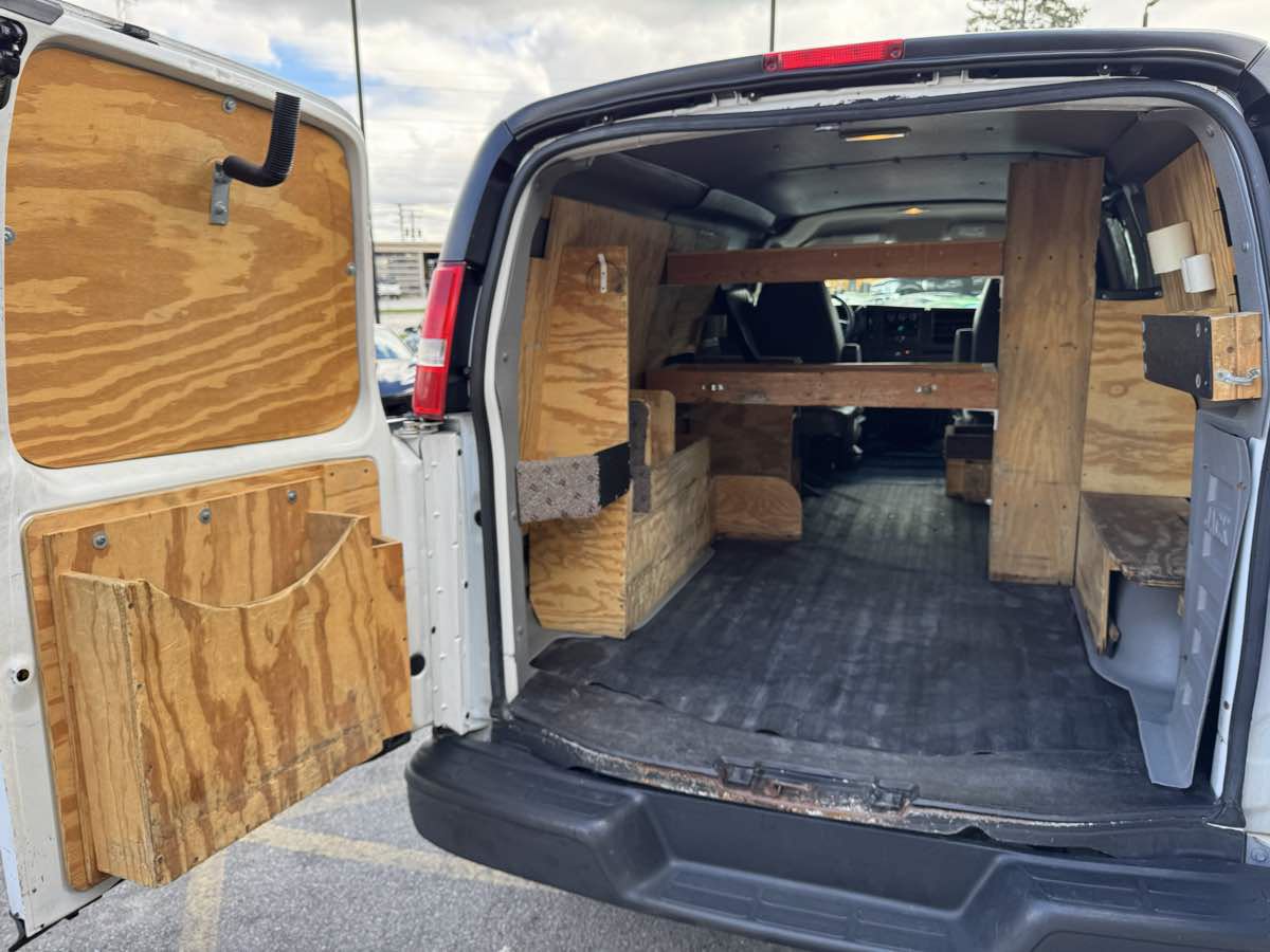 Used 2014 Chevrolet Express 1500 RWD image 32