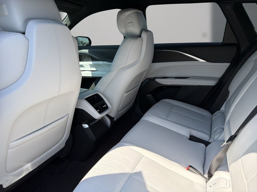 Certified 2024 Cadillac Lyriq Luxury RWD image 15