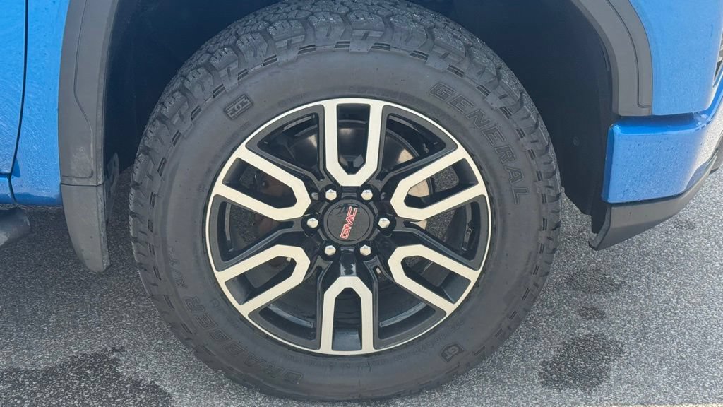 Used 2024 GMC Sierra 1500 AT4 w/ Technology Package AWD/4WD image 10