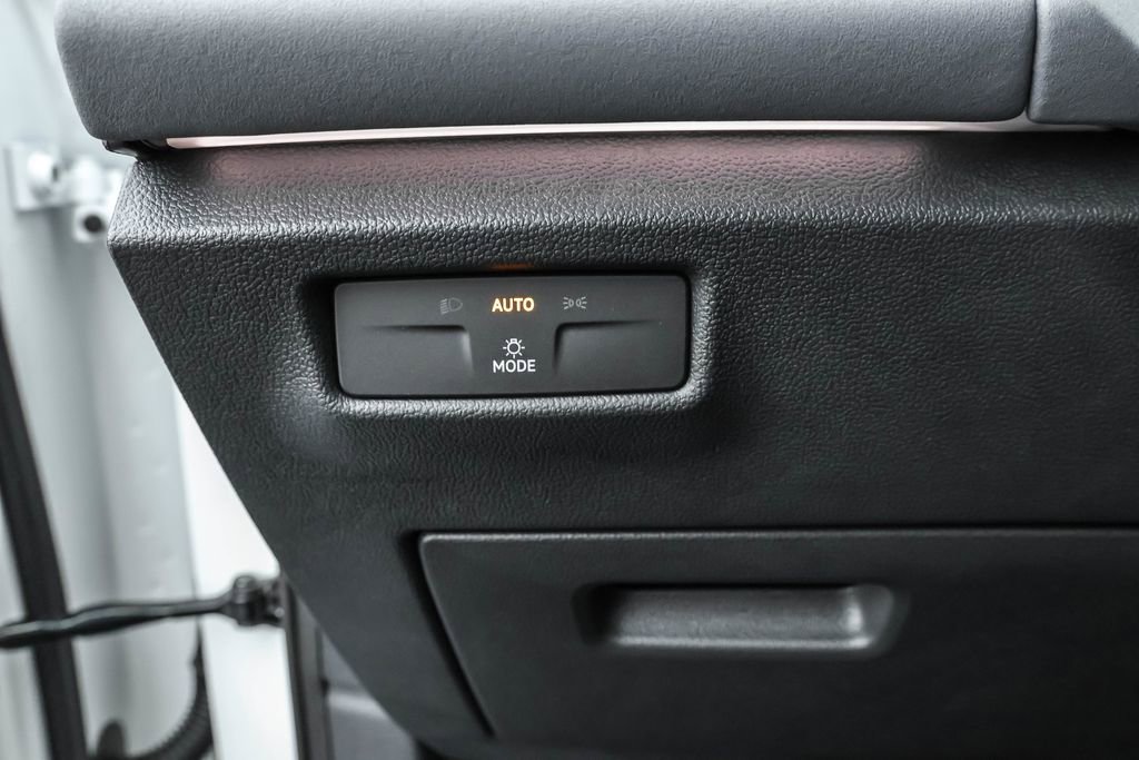 New 2026 Volkswagen Tiguan SE R-Line image 25