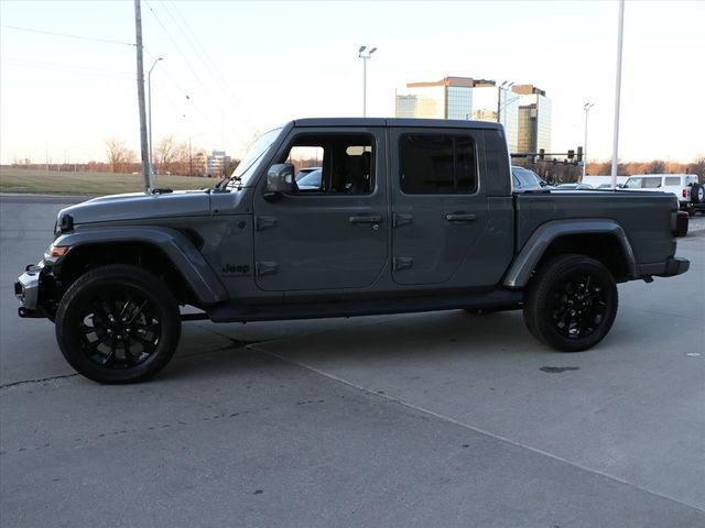 Used 2022 Jeep Gladiator Overland image 3