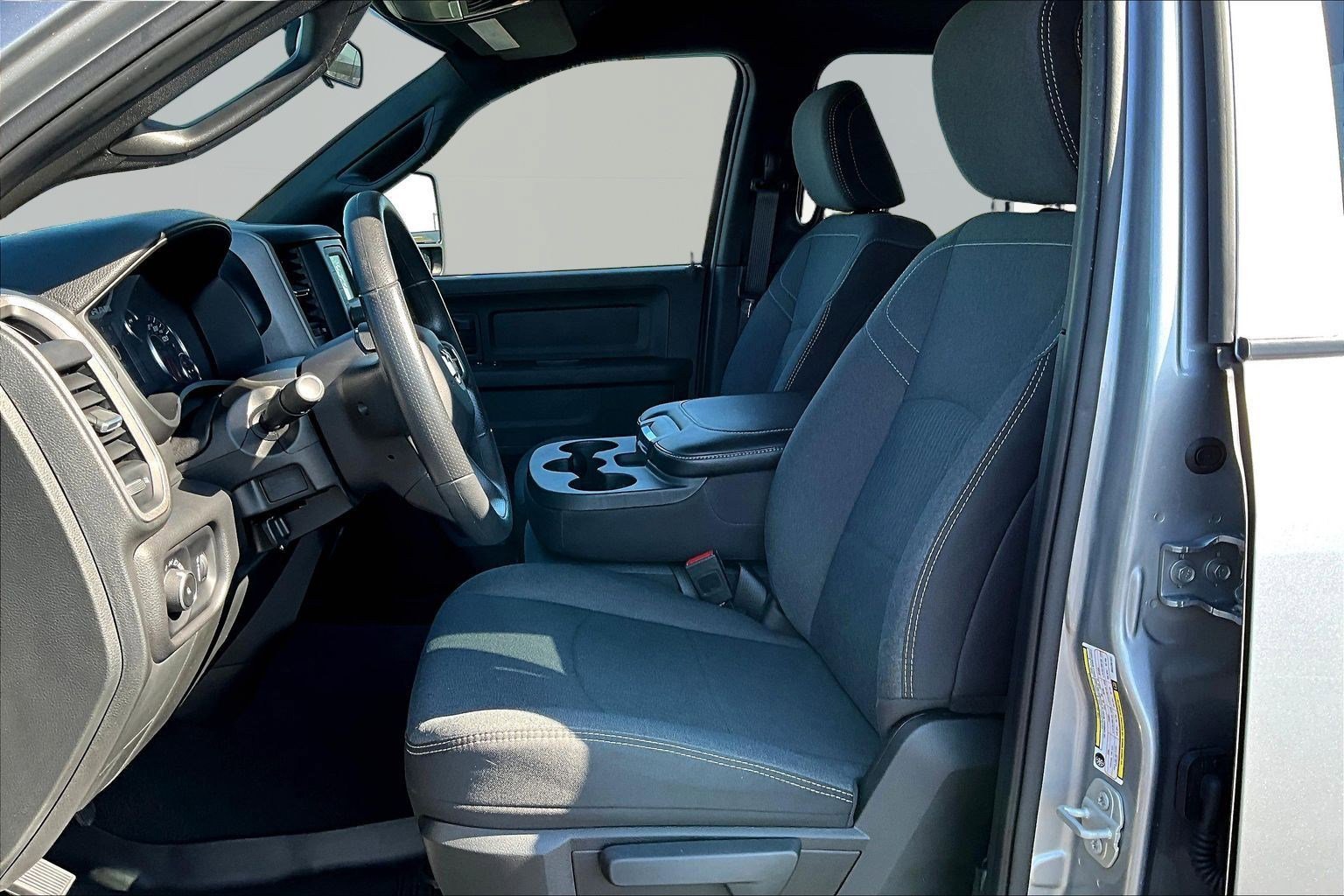 Used 2024 RAM 2500 Tradesman w/ Chrome Appearance Group image 21