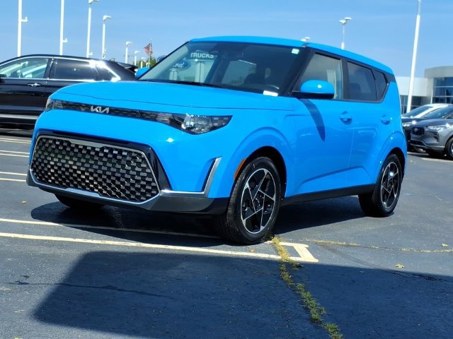 Used 2025 Kia Soul EX FWD image 3