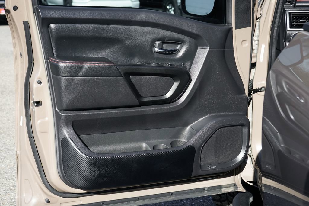 Used 2021 Nissan Titan PRO-4X w/ Pro-4x Utility Package image 15