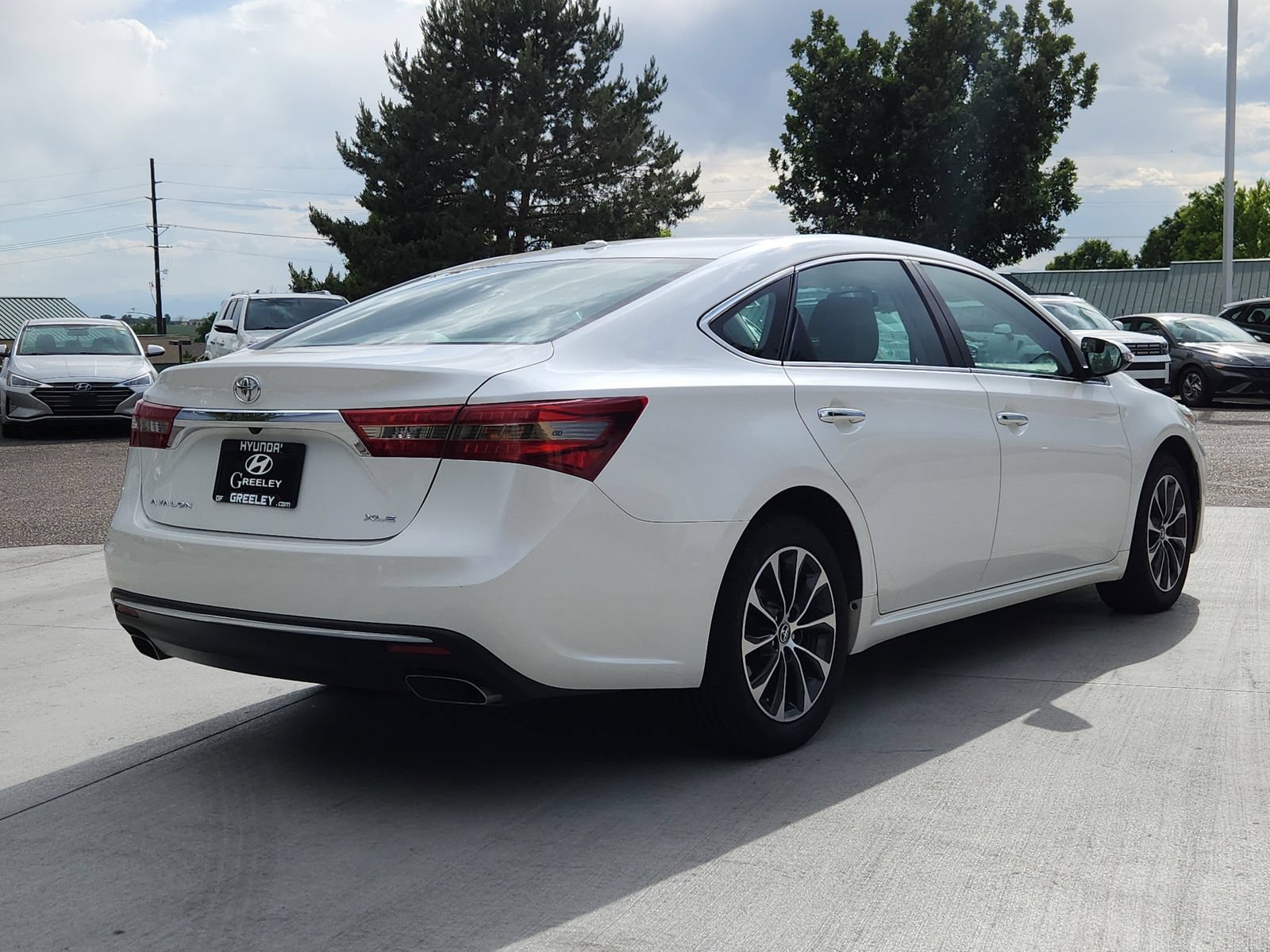 Used 2016 Toyota Avalon XLE FWD image 5