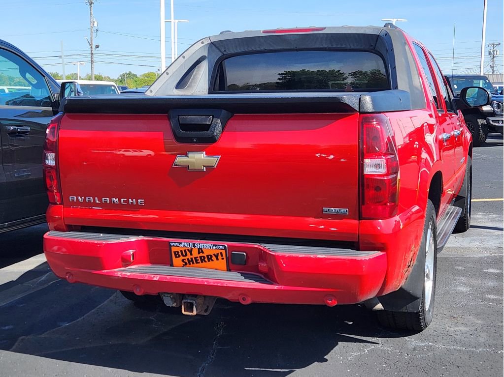 Used 2008 Chevrolet Avalanche LTZ w/ LTZ Preferred Equipment Group AWD/4WD image 16