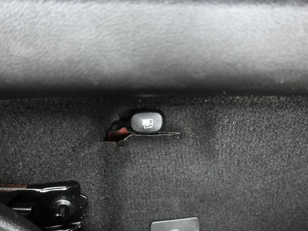 Used 2016 Hyundai Veloster Turbo w/ Option Group 04 image 30