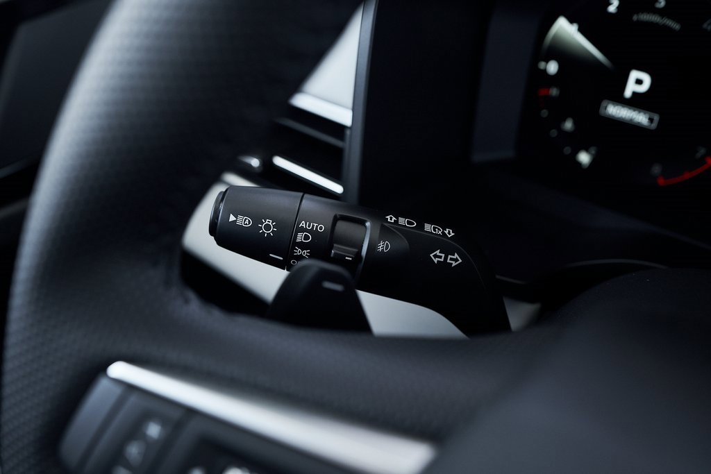 New 2025 Mitsubishi Outlander SE image 36