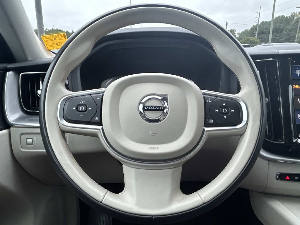 Used 2018 Volvo XC60 T6 Momentum w/ Convenience Package AWD/4WD image 26
