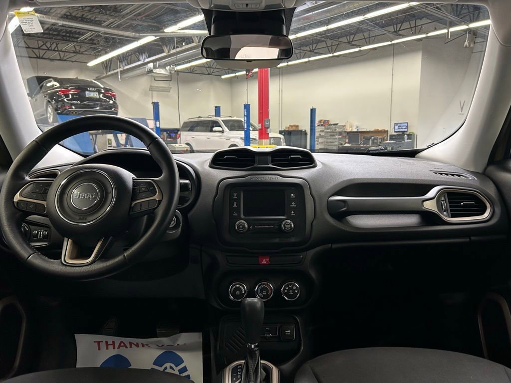 Used 2015 Jeep Renegade Latitude image 15