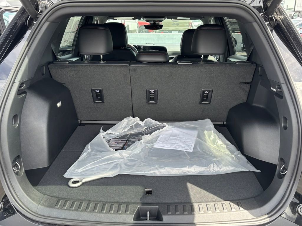 New 2026 Chevrolet Equinox RS w/ Safety and Technology Package FWD image 24
