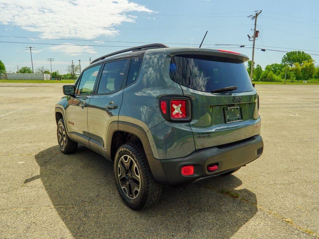 Used 2016 Jeep Renegade Trailhawk AWD/4WD image 4