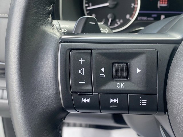 Certified 2024 Nissan Pathfinder SV image 17