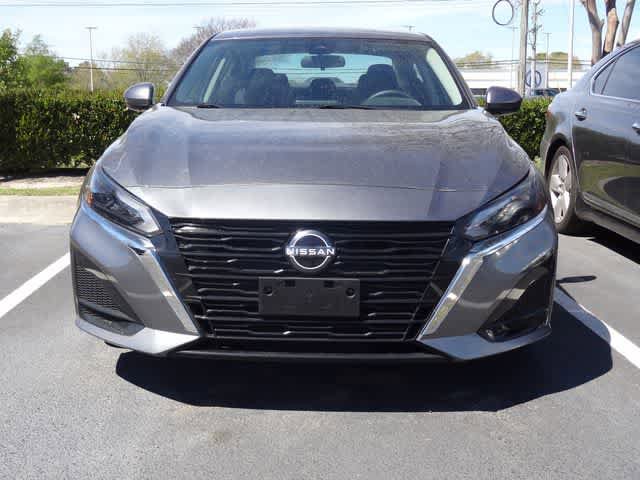 Used 2023 Nissan Altima 2.5 SV image 2