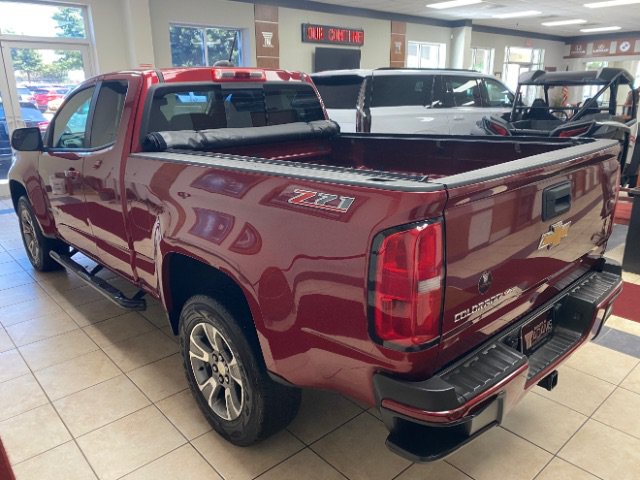 Used 2017 Chevrolet Colorado Z71 RWD image 2