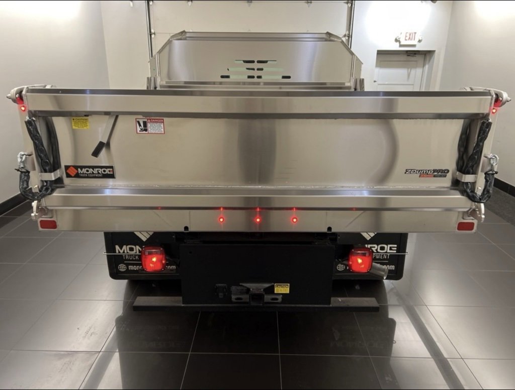 New 2025 Ford F550 4x4 Regular Cab Super Duty image 5