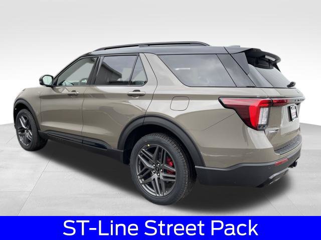 New 2026 Ford Explorer ST-Line w/ ST-Line Street Pack AWD/4WD image 4
