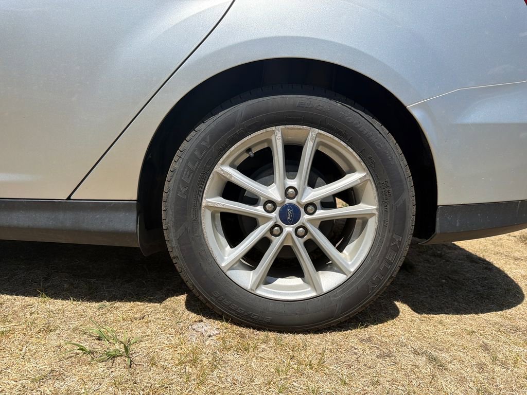 Used 2018 Ford Focus SE FWD image 33