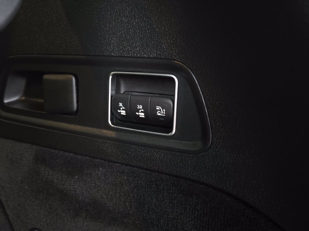 Used 2024 Mercedes-Benz GLS 450 4MATIC image 38