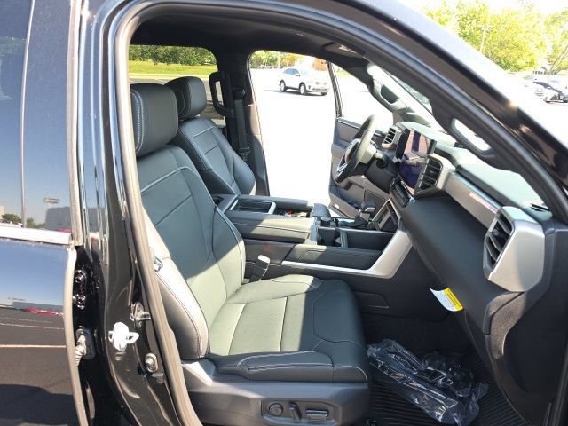 New 2026 Toyota Tundra Limited AWD/4WD image 17