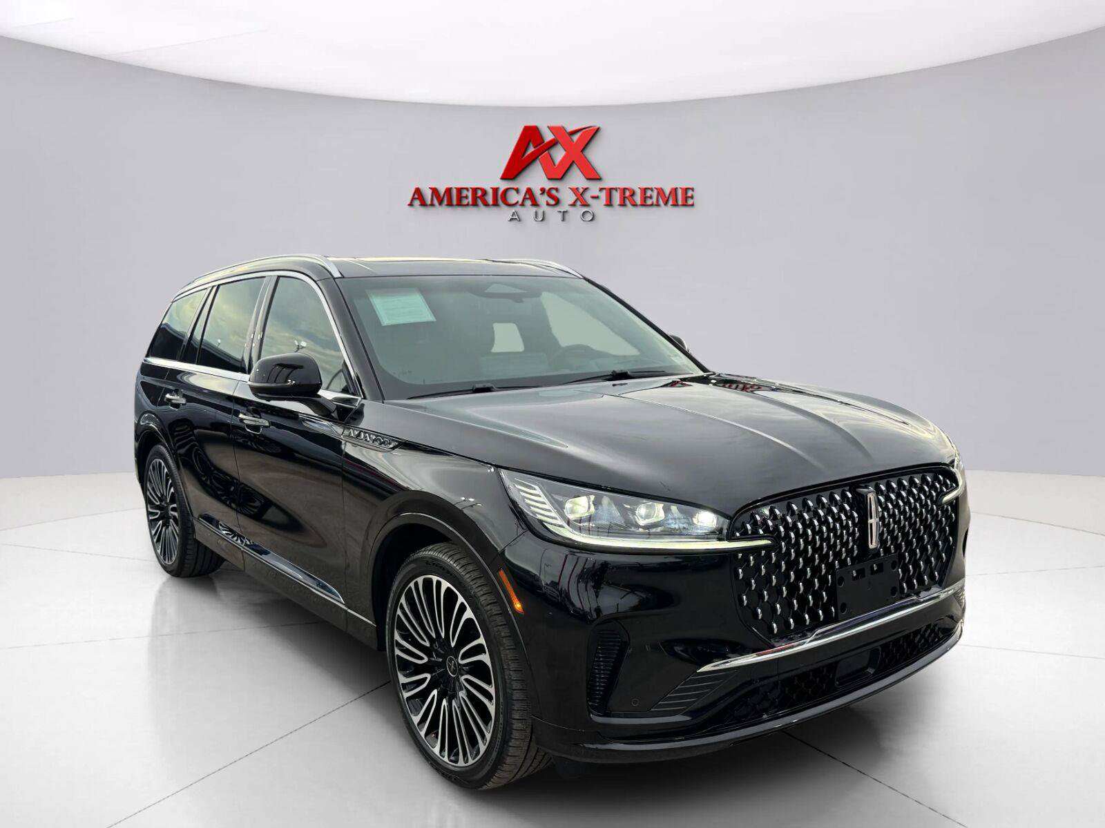 Used 2025 Lincoln Aviator Black Label AWD/4WD image 8