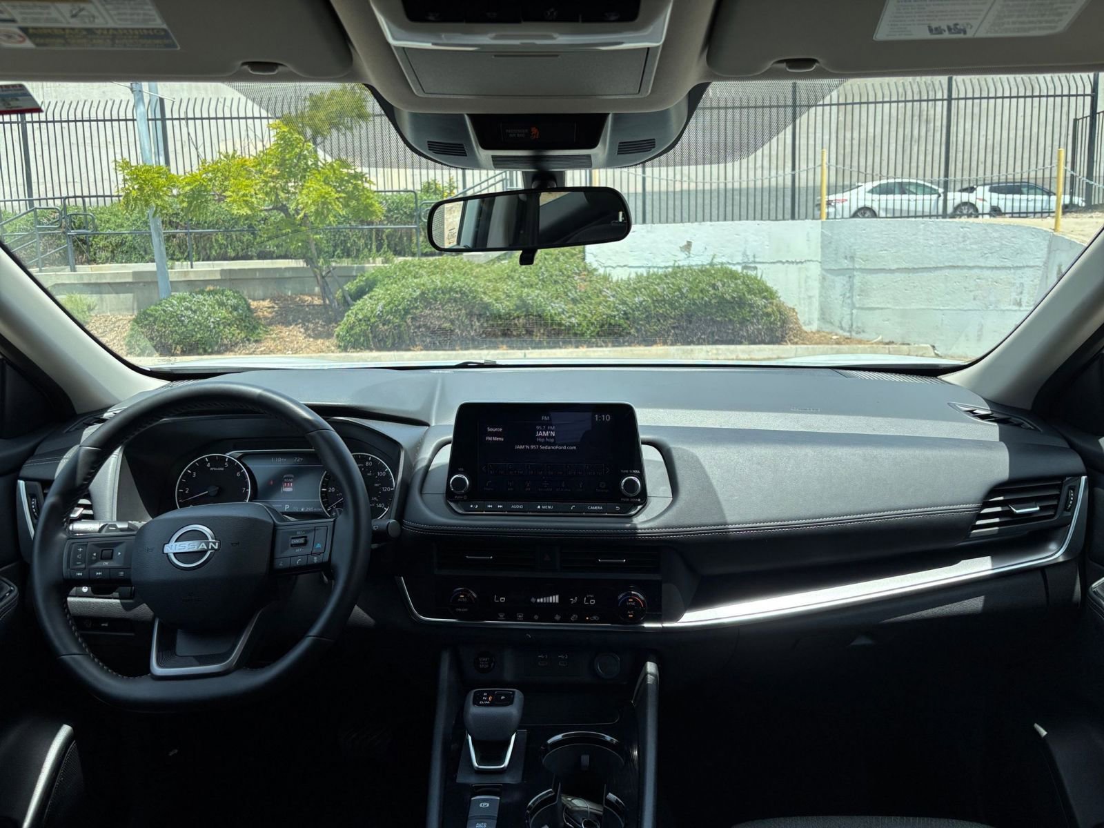 Used 2025 Nissan Rogue SV FWD image 35