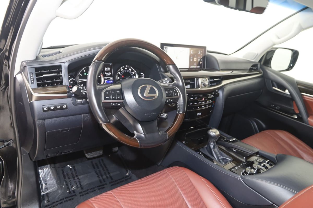 Used 2020 Lexus LX 570 4WD w/ Luxury Package image 29