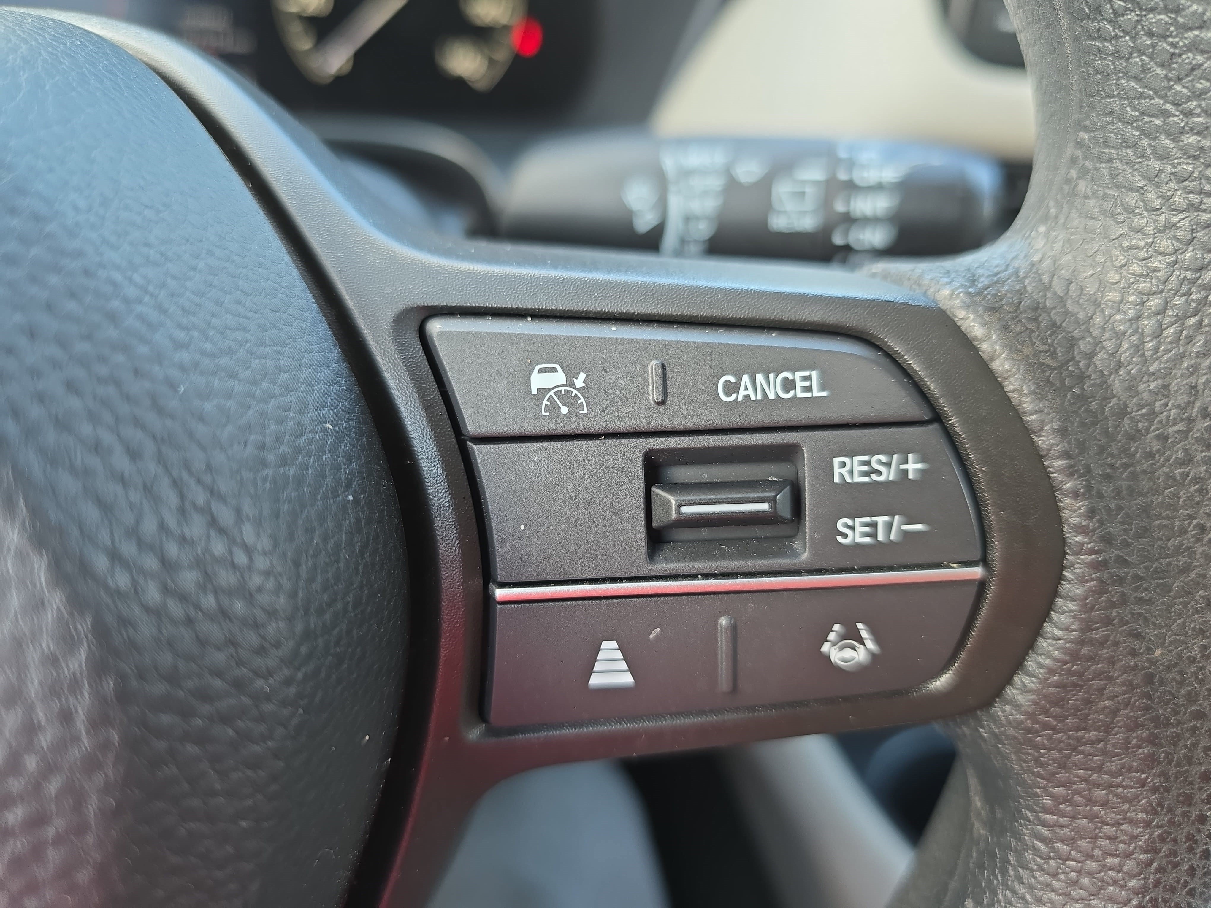 Certified 2025 Honda HR-V LX image 17