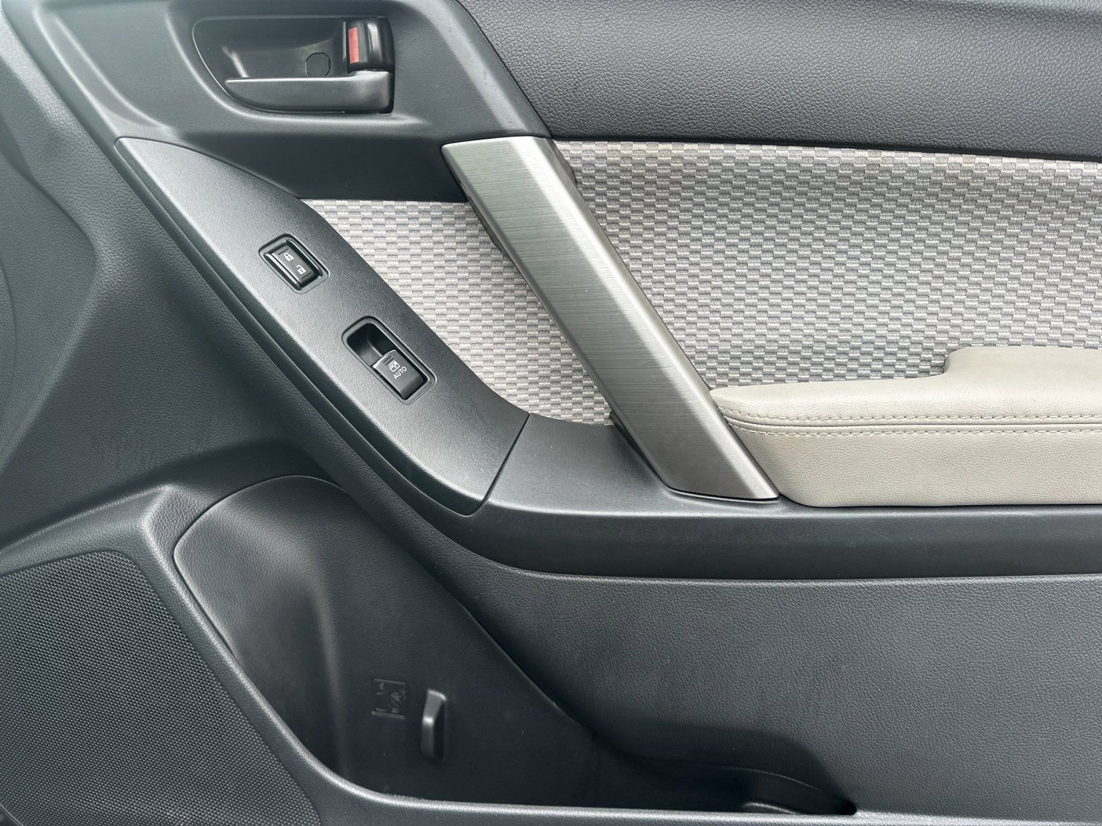 Used 2017 Subaru Forester 2.5i w/ Alloy Wheel Package image 18