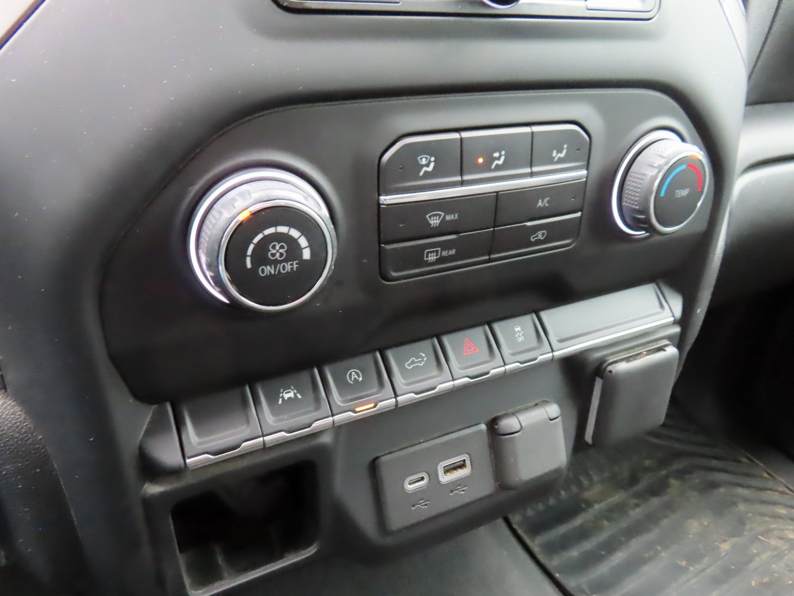 Used 2022 Chevrolet Silverado 1500 Custom image 25