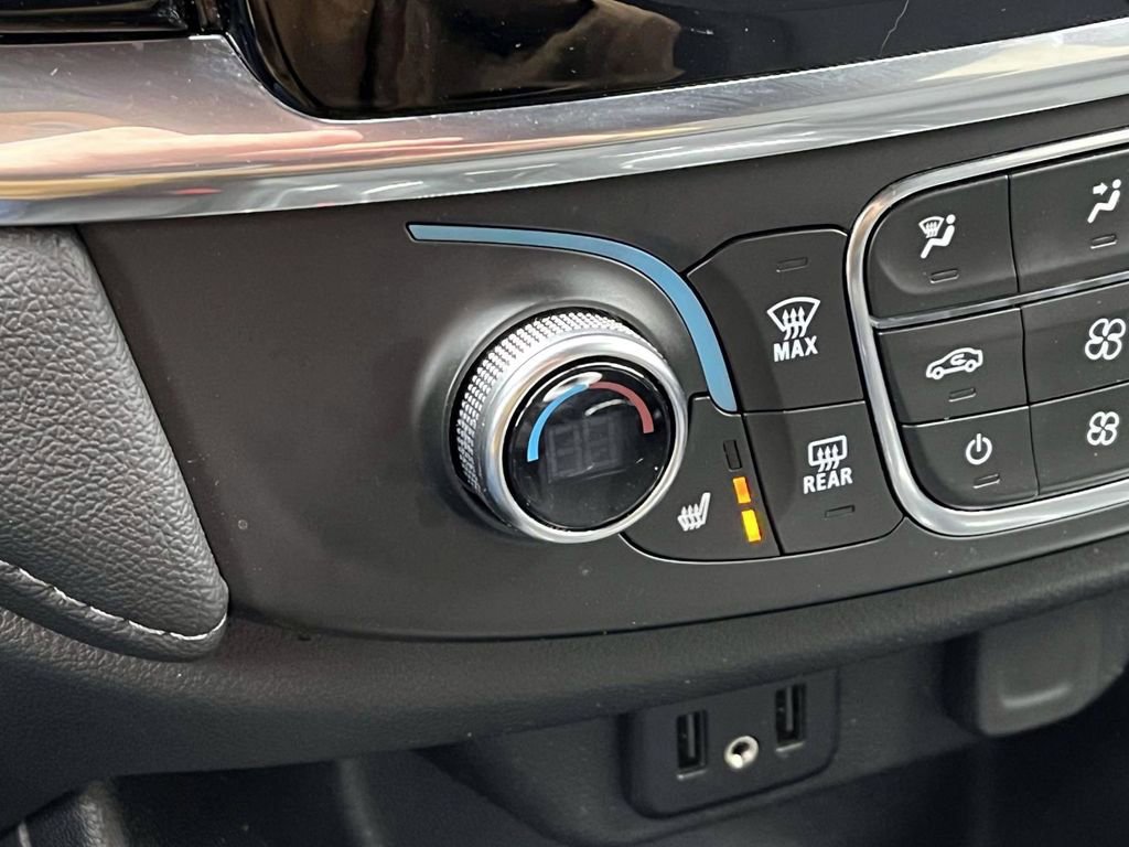 Used 2023 Chevrolet Traverse LT image 16