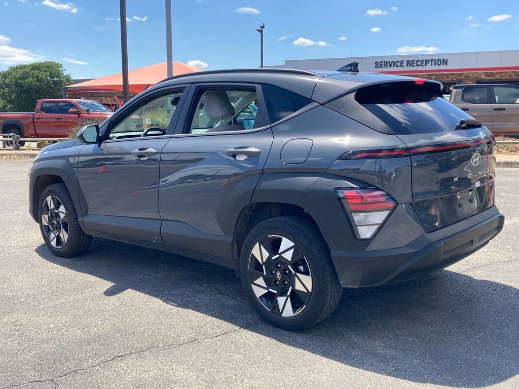 Used 2025 Hyundai Kona SEL image 7