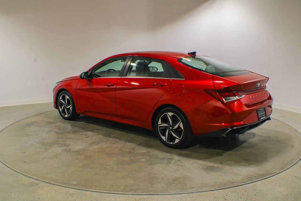 Used 2021 Hyundai Elantra Limited w/ Cargo Package FWD image 3
